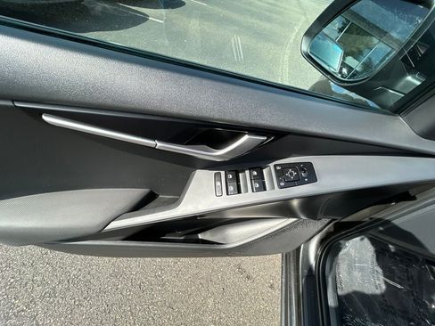 Used 2025 Kia Niro LX FWD image 16