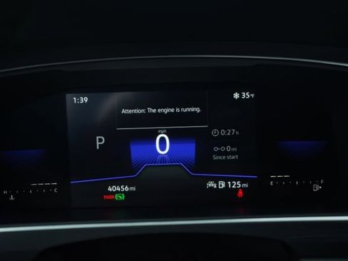 Used 2023 Volkswagen Tiguan SE R-Line image 31