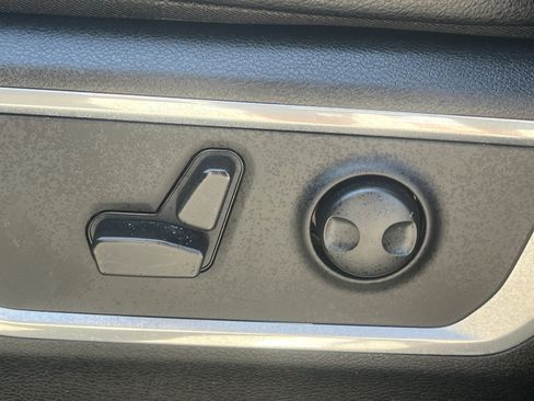 Used 2023 RAM 1500 Laramie AWD/4WD image 10