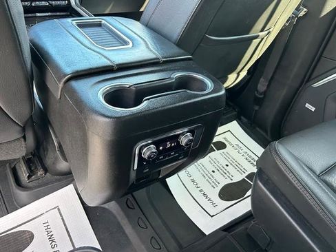 Used 2023 GMC Yukon XL Denali image 15