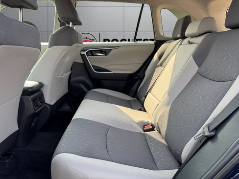 Certified 2022 Toyota RAV4 XLE w/ Convenience Package AWD/4WD image 16