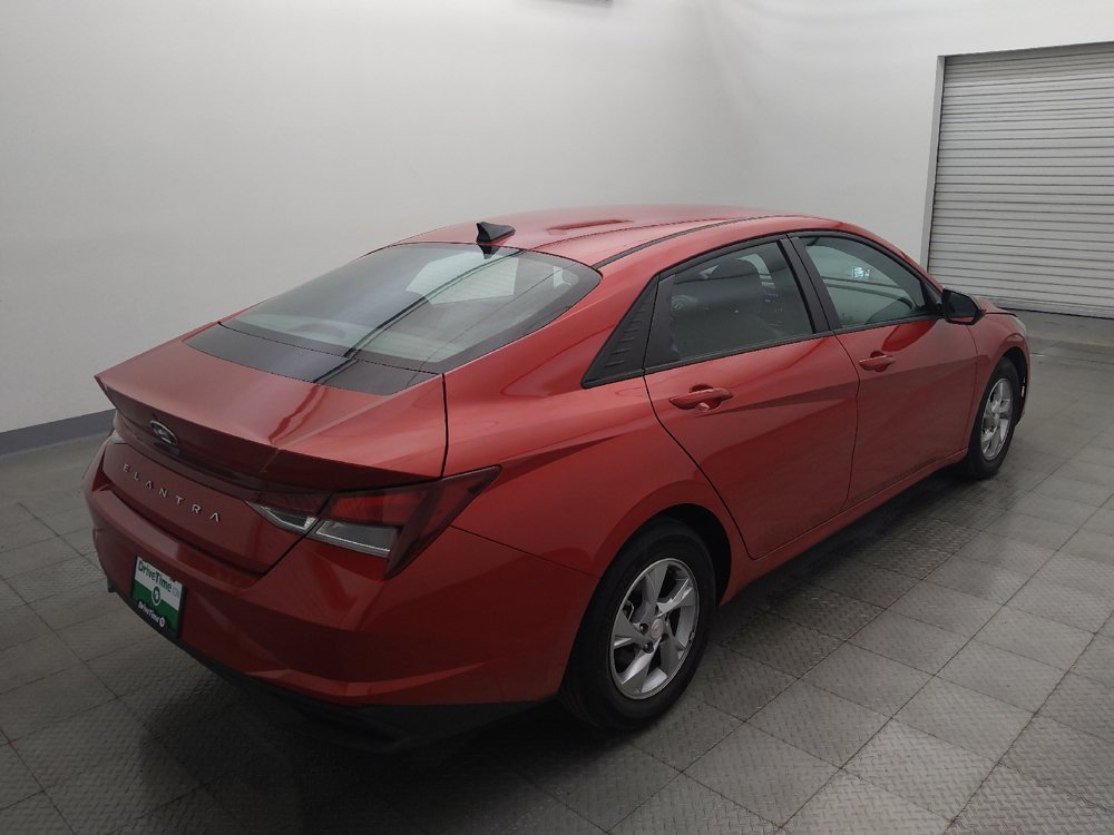 Used 2021 Hyundai Elantra SE FWD image 9