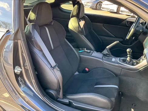 Certified 2025 Toyota GR86 Premium image 7