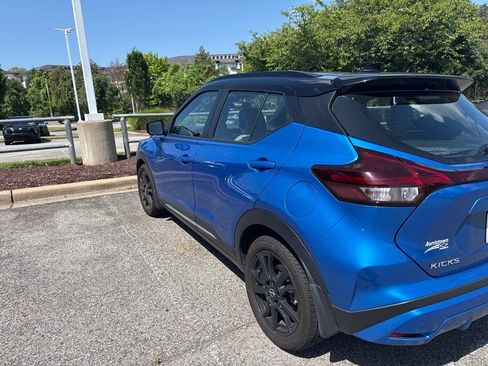 Used 2023 Nissan Kicks SR w/ SR Premium Package FWD image 5