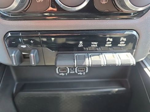 Used 2020 RAM 1500 Big Horn AWD/4WD image 28