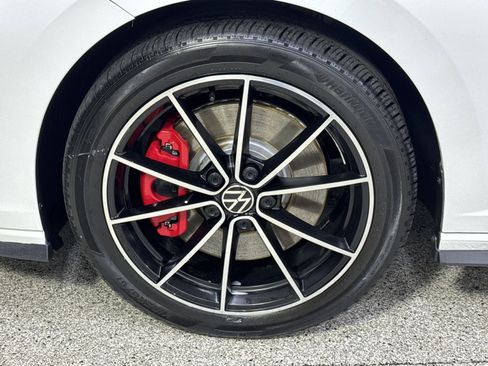 Used 2025 Volkswagen Jetta GLI Autobahn image 14