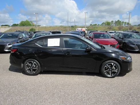 Certified 2024 Nissan Sentra SV FWD image 3