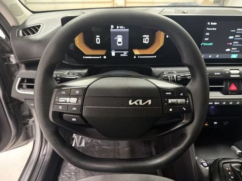 Used 2025 Kia K4 FWD image 27