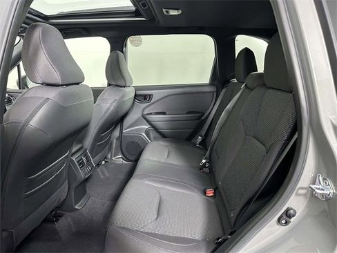 Used 2025 Subaru Forester Premium image 34