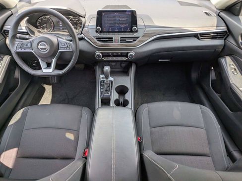 Used 2025 Nissan Altima 2.5 SV FWD image 16
