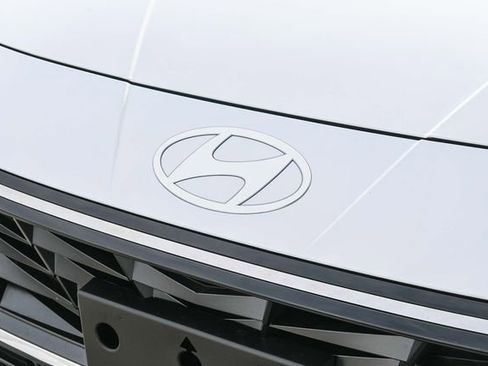 New 2026 Hyundai Elantra Limited image 13