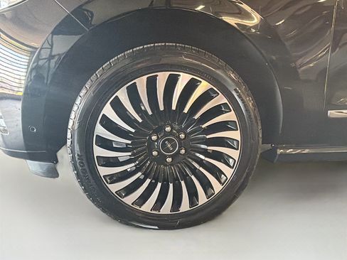 Used 2018 Lincoln Navigator Black Label w/ Cargo Package AWD/4WD image 11
