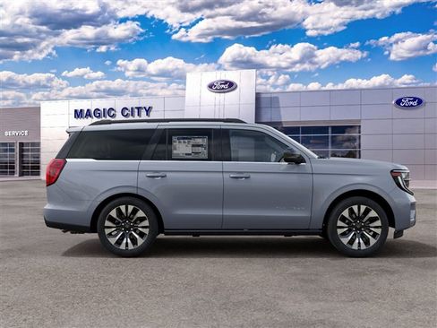 New 2027 Ford Expedition Platinum w/ Driver's Package AWD/4WD image 5
