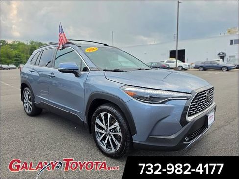 Used 2023 Toyota Corolla Cross XLE w/ Convenience Package AWD/4WD image 1