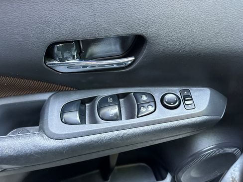 Used 2021 Nissan Kicks SR w/ Interior Electronics Package FWD image 15