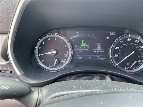 Used 2020 Toyota Highlander XLE FWD image 13
