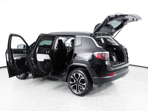 Used 2022 Jeep Compass Limited AWD/4WD image 14