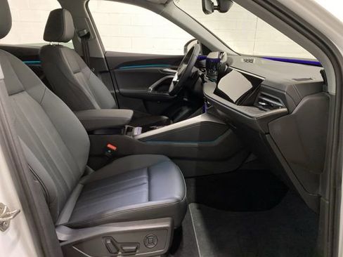 Used 2025 Audi Q5 Premium w/ Convenience Package image 79