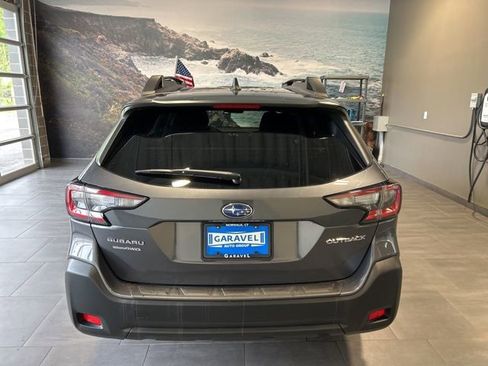 Used 2025 Subaru Outback Premium AWD/4WD image 25