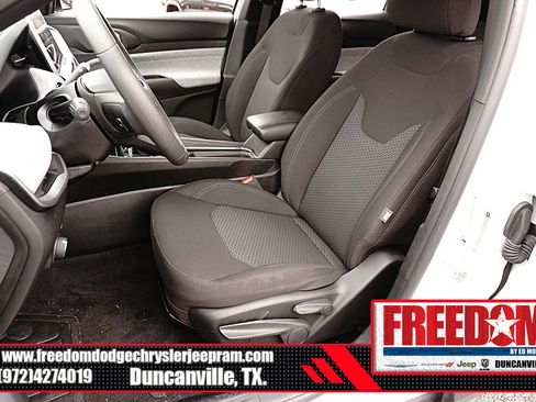 New 2025 Jeep Compass Sport image 13