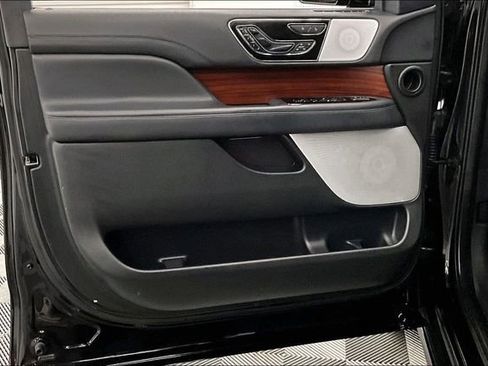 Used 2023 Lincoln Navigator L Reserve w/ Equipment Group 201A image 18