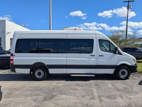Used 2015 Mercedes-Benz Sprinter 2500 image 4