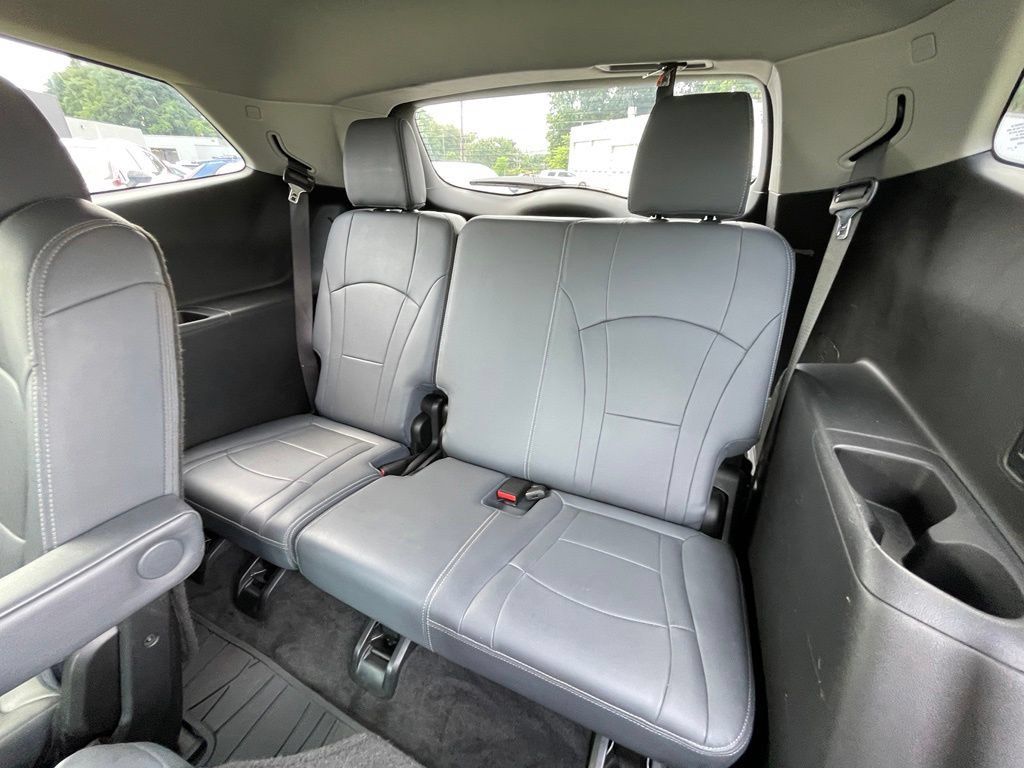 Used 2021 Buick Enclave Essence FWD image 18