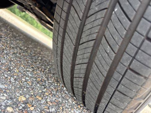 Used 2024 Chevrolet Equinox LT w/ LPO, Floor Liner Package FWD image 9