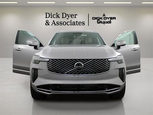 New 2026 Volvo XC90 B6 Plus w/ Protection Package Premier image 7