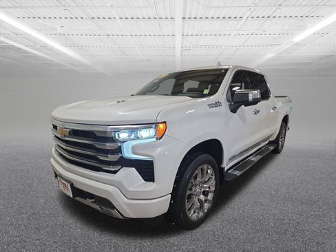 Used 2025 Chevrolet Silverado 1500 High Country w/ High Country Premium Package image 2