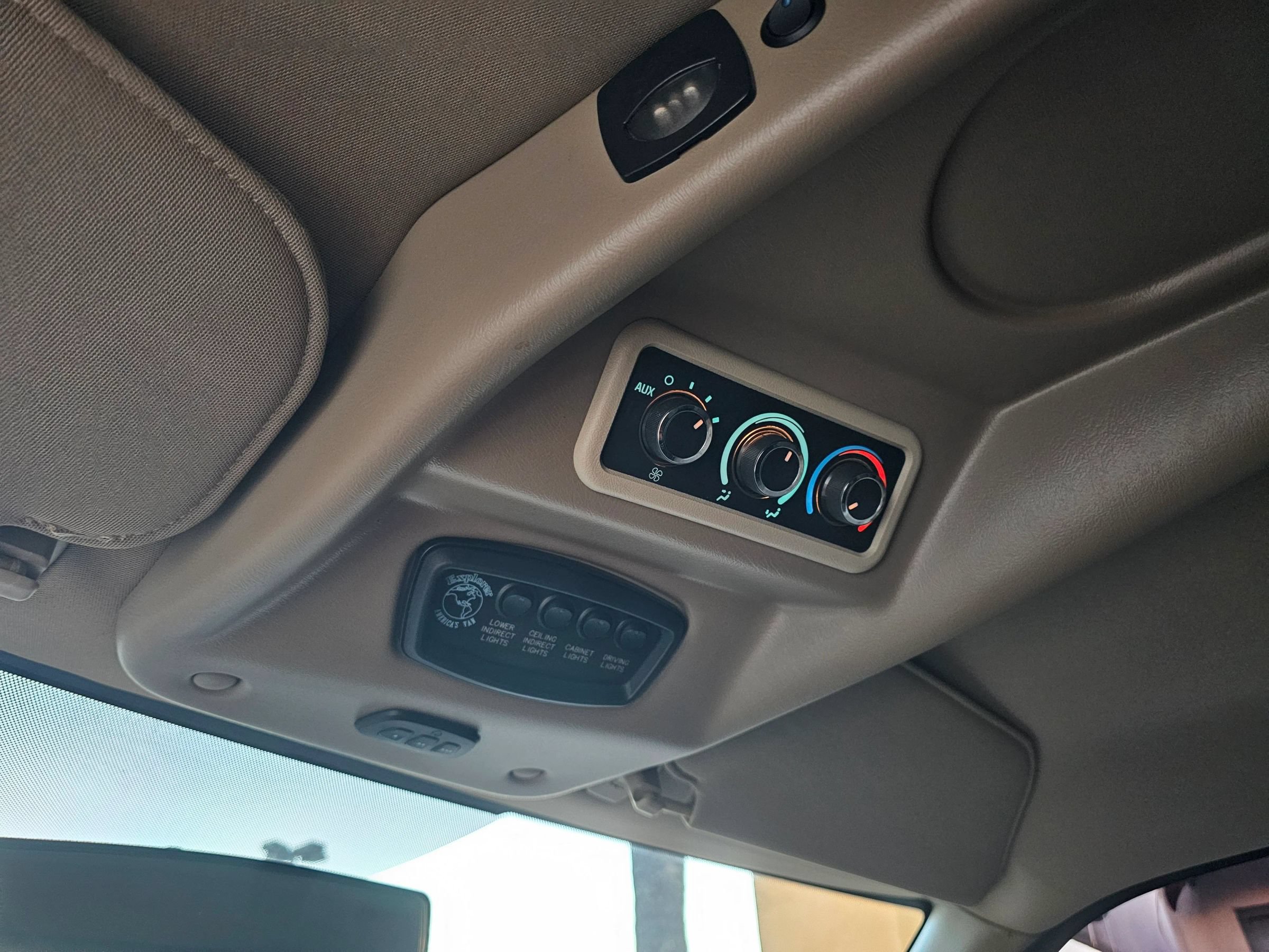 Used 2016 Chevrolet Express 2500 RWD image 18