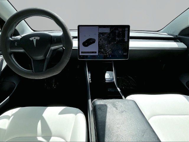 Used 2020 Tesla Model 3 Standard Range Plus RWD image 9