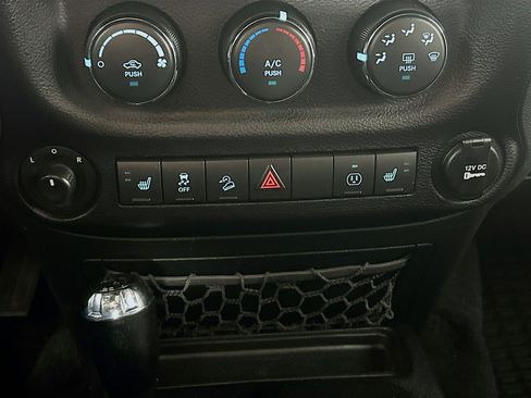 Used 2017 Jeep Wrangler 75th Anniversary image 21