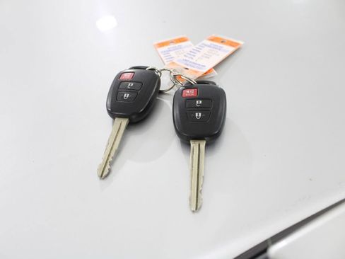 Used 2013 Toyota RAV4 LE AWD/4WD image 11