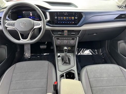 Used 2022 Volkswagen Taos SE image 8