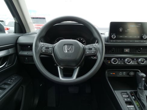 Certified 2025 Honda CR-V EX image 21