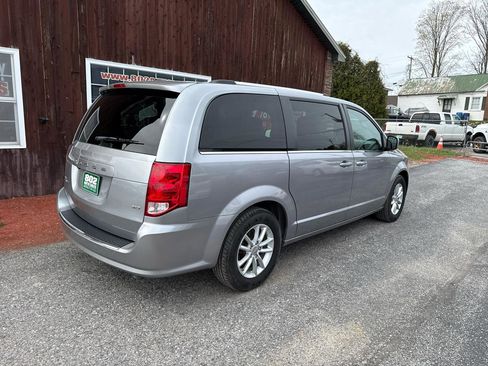 Used 2020 Dodge Grand Caravan SXT FWD image 8