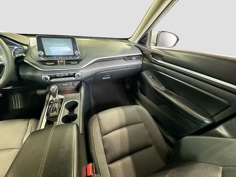 Used 2022 Nissan Altima 2.5 SV image 16