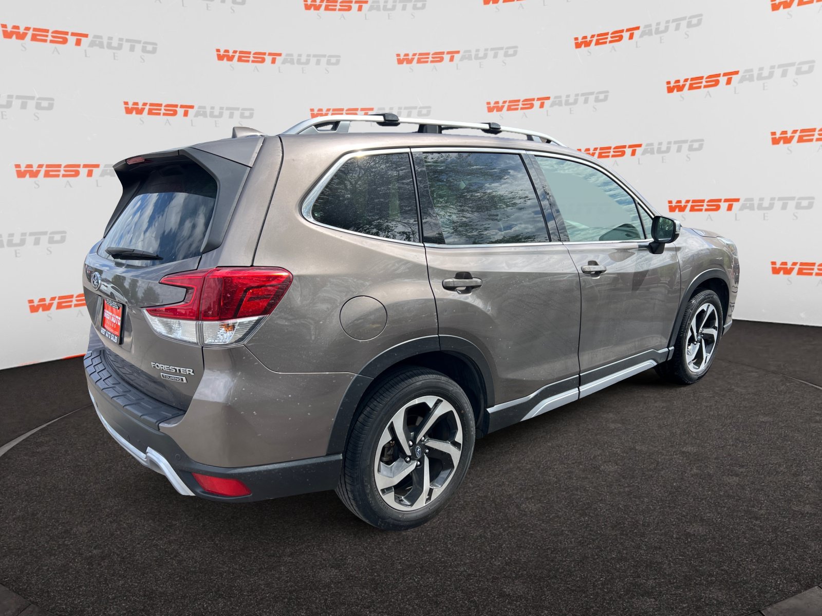 Used 2023 Subaru Forester Touring AWD/4WD image 5