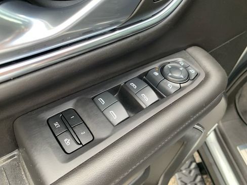 Used 2024 Chevrolet Tahoe Z71 w/ Luxury Package image 21