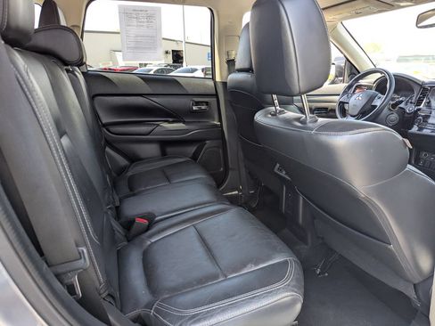 Used 2019 Mitsubishi Outlander SEL FWD image 32