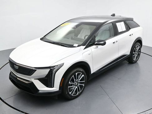 Certified 2025 Cadillac Optiq Sport 1 AWD/4WD image 42