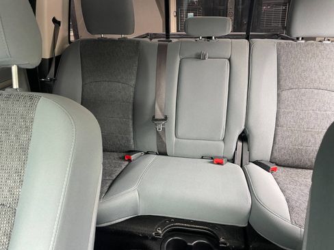 Used 2020 RAM 1500 Classic SLT w/ Luxury Group RWD image 18