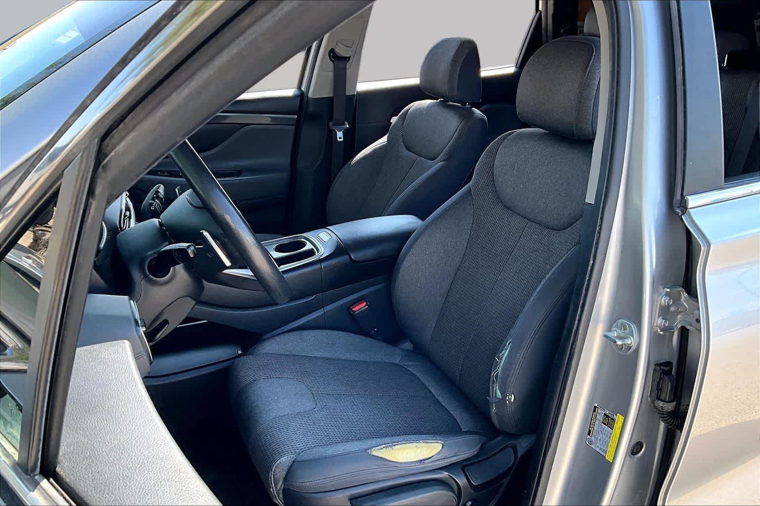 Used 2021 Hyundai Santa Fe SE FWD image 8