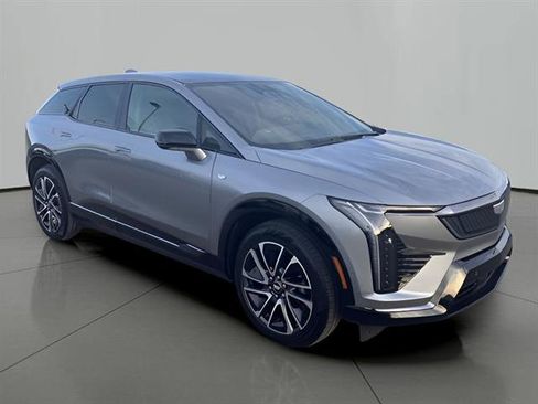 Certified 2025 Cadillac Optiq Sport 2 w/ LPO, Floor Liner Package image 7