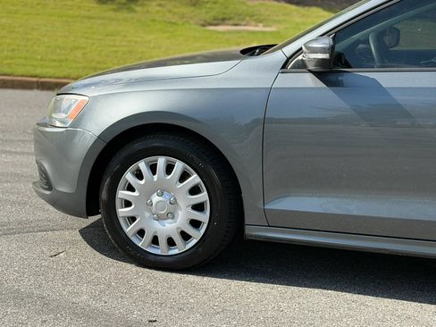 Used 2012 Volkswagen Jetta SE FWD image 8