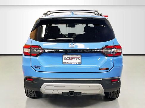 Used 2025 Honda Pilot TrailSport image 6