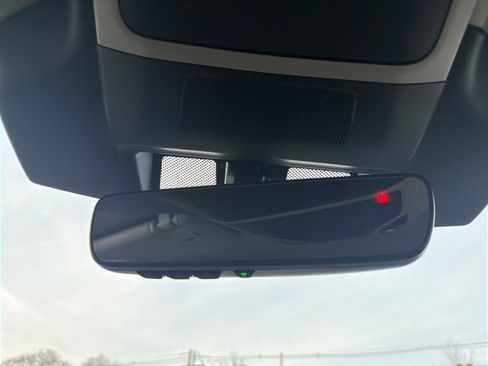 Used 2024 Subaru Outback Premium image 41