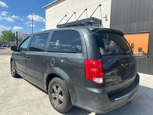 Used 2012 Dodge Grand Caravan Crew FWD image 4