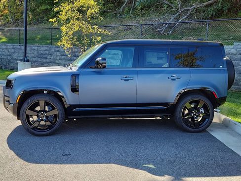 New 2026 Land Rover Defender 110 X-Dynamic SE image 6